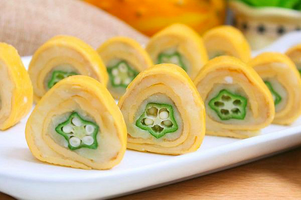 秋葵鸡蛋宝宝早餐,秋葵鸡蛋卷的做法宝宝