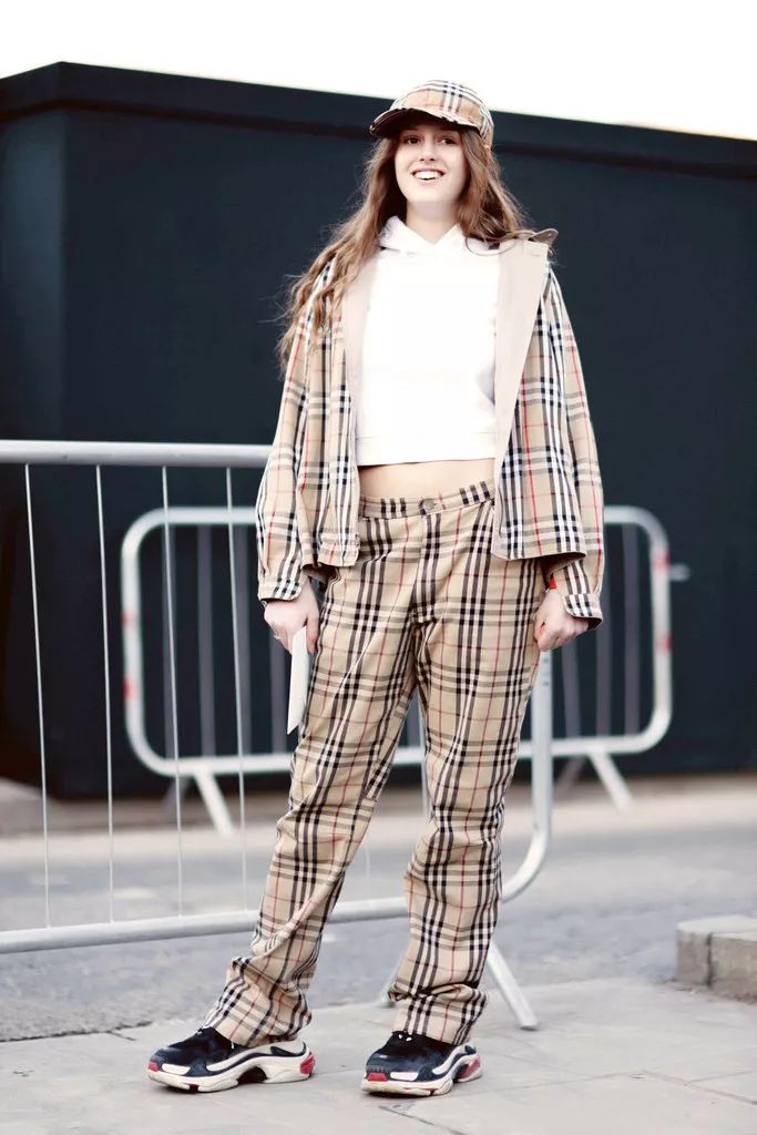 穿腻了的卫衣应该怎么改造,穿腻的连帽卫衣