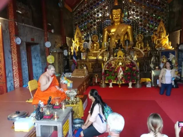 君行体验官专栏丨他在佛之国度,邂逅了一场浪漫