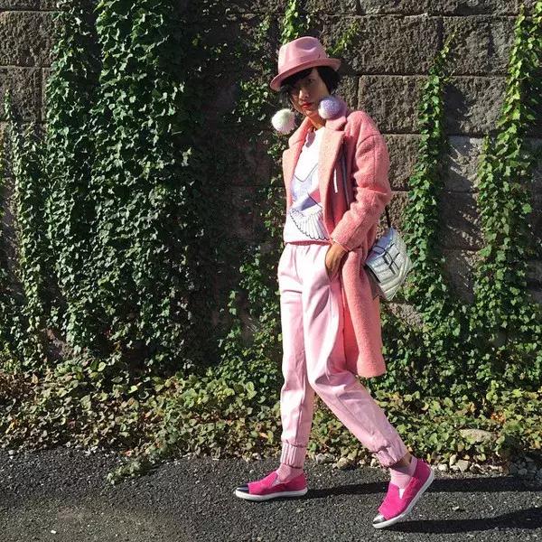 杨幂迪丽热巴带货女王,徐濠萦代言的鞋子