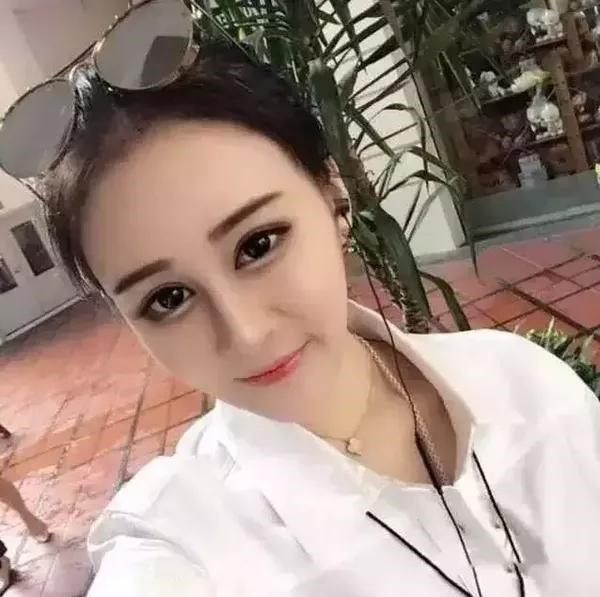 赵本山之女球球在哪个平台直播,赵本山和球姐直播视频