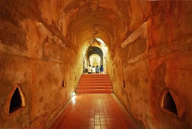 君行体验官专栏丨他在佛之国度，邂逅了一场浪漫