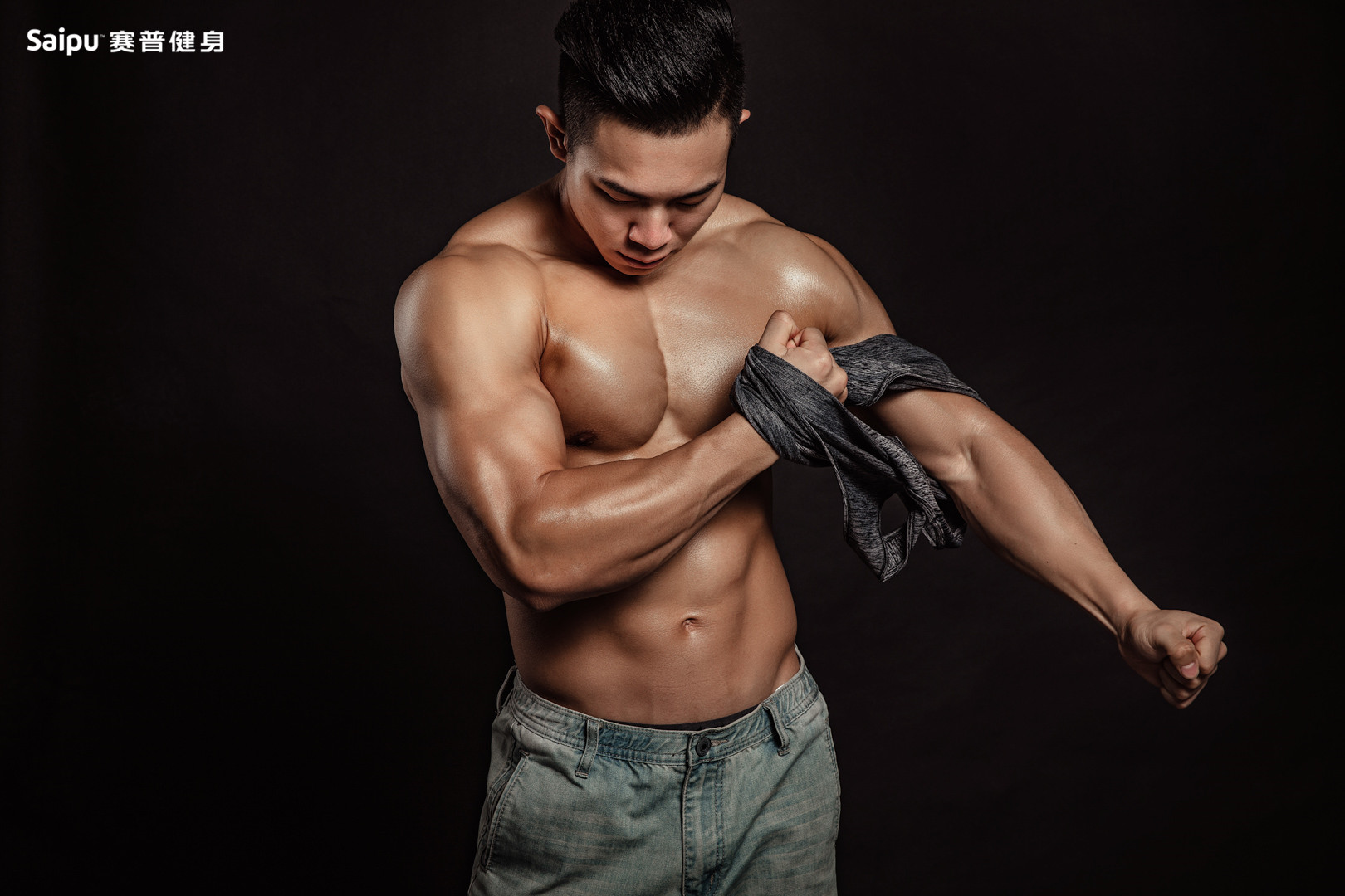 9个哑铃动作练出好身材,在家哑铃练背动作