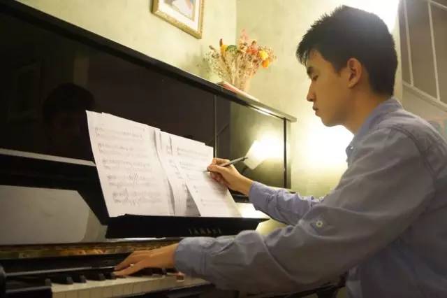 焦点人物：18岁华裔生研究废水细菌发电获英特尔大奖冠军！