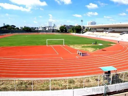 找个球场打球,找一个地方打球