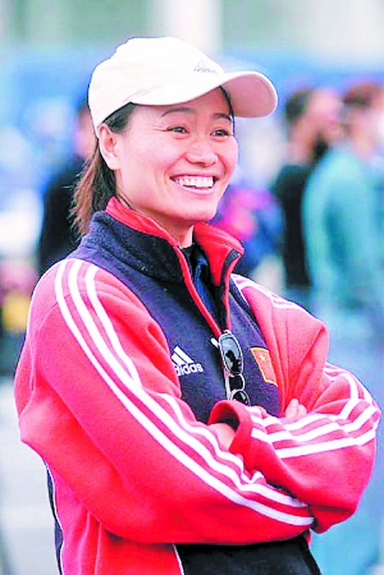 女足史上最强10号，曾讽足协有人该枪毙，为国征战37岁才生子