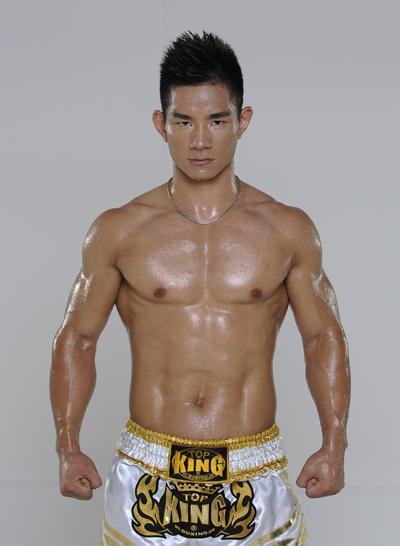 他为人坦荡如砥对吗,日本拳王恶意挑衅彻底激怒中华虎