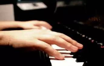 钢琴考级技巧图解,钢琴考级一级g大调练习