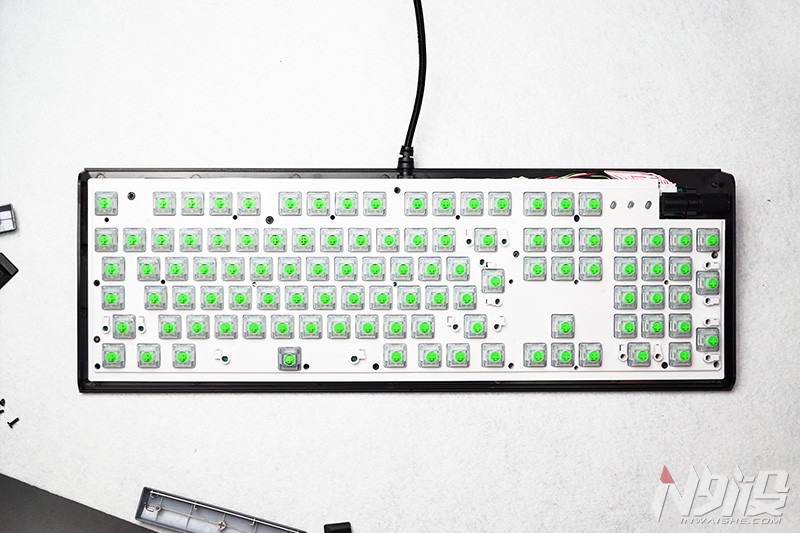 自带手托防尘罩的机械键盘,蝙蝠骑士机械键盘拆解