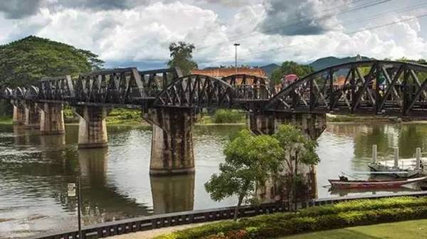 泰国桂河水上竹筏度假屋,泰国桂河水上屋度假村