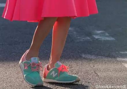 真正的新百伦标志,满大街的新百伦