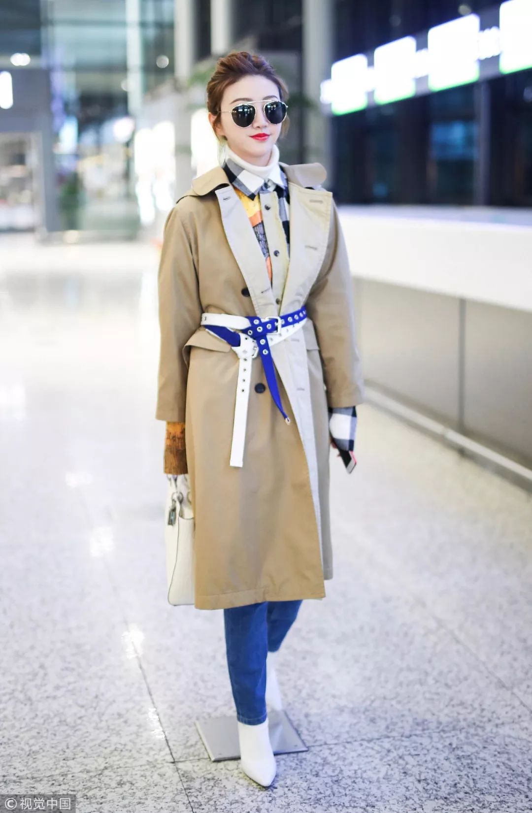 把自己变成“200斤壮汉”的超大风衣,真的好看吗?