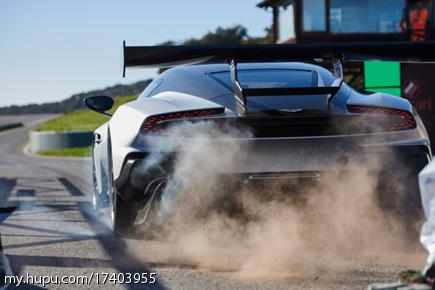 嘉实多极护遇强则强,嘉实多极护高昂表现