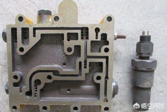 装载机冷车没方向了怎么办,装载机刚启动就不走车什么原因