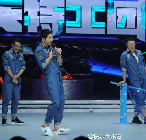 霍|nili仲基又穿火了一双鞋，这双法国回力只要800块