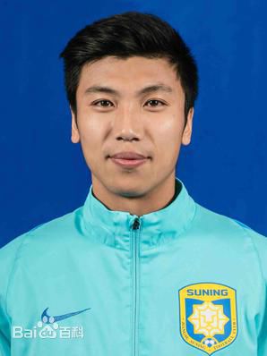 他由中卫改打前锋，曾试训帕尔马，攻破恒大球门，如今路在何方？