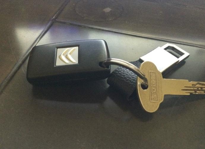 世嘉vts顶配,开着比较稳的轿车