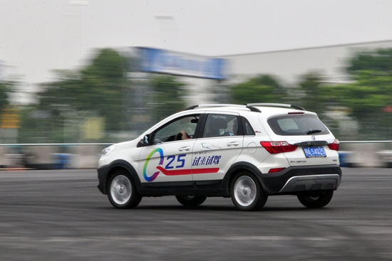 昌河suvq25,昌河q25空间评测