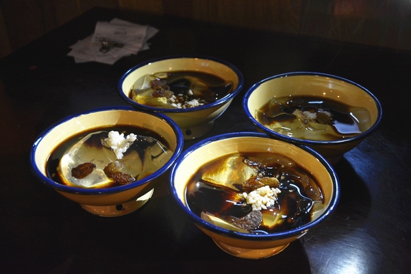 来“童少爷”又见成都名小吃体验最成都的味道