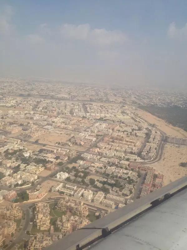 一广州人去迪拜，但最后回来哭着说