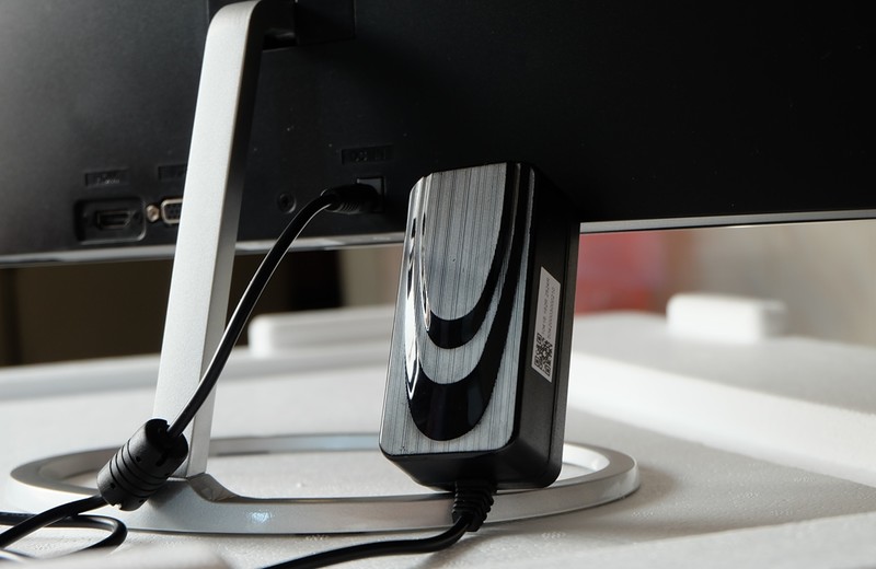 无频闪24寸显示器推荐,低闪屏显示器测评