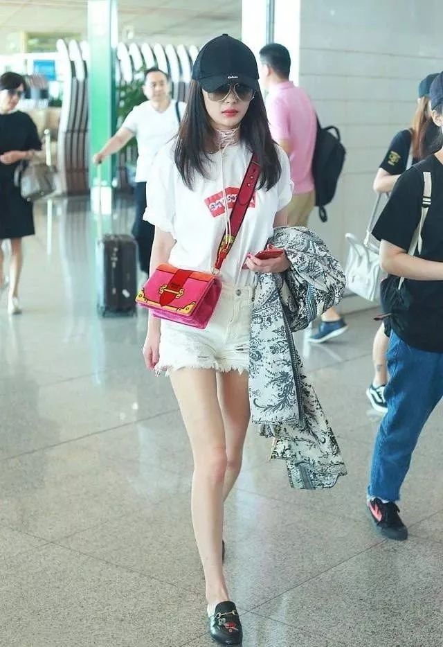 supreme要出联名款小suv了,supreme新品2021