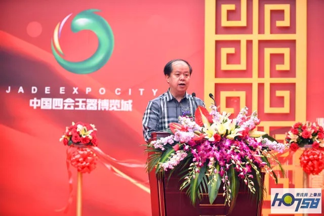 太壮观了!玉博城接待中心开放近万人围观,千万豪车、翡翠大秀、雄狮争霸激情上演