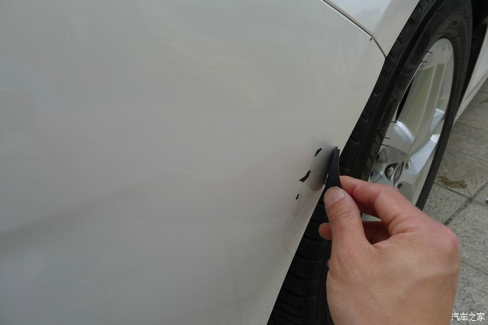 车被划伤不要再去4S店了，自己补漆十元搞定还很简单