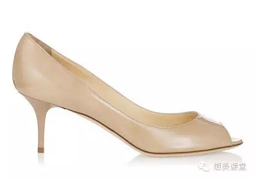 短粗腿怎么穿高跟鞋,如何穿高跟鞋让脚变长