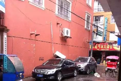 汽车车身顽固水渍水印怎么清除,车身顽固水渍去除液