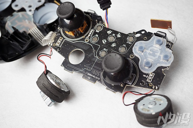 雷柏v600游戏手柄评测,雷柏v600s手柄无线连接