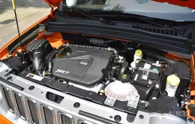 jeep自由侠智能手表,jeep自由侠四驱值得入手吗