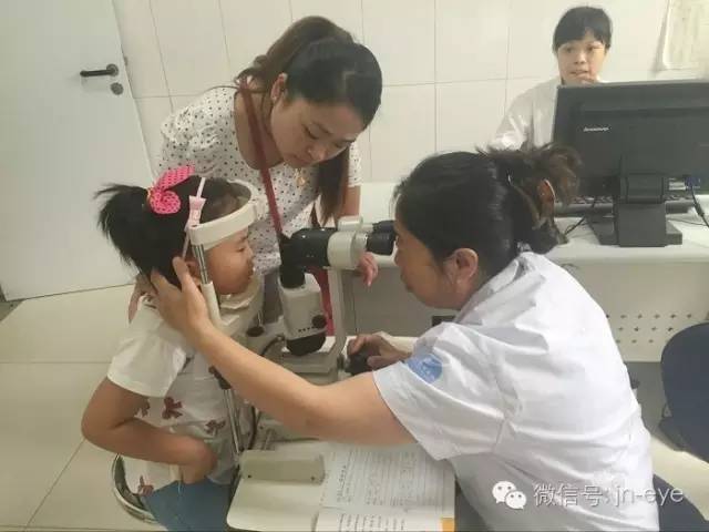 医生说小孩视力发育不好,孩子视力不太好怎么给老师说