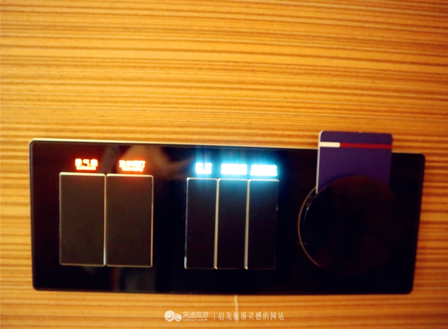 做一家有品质有温度的酒店,轻奢酒店大堂办公