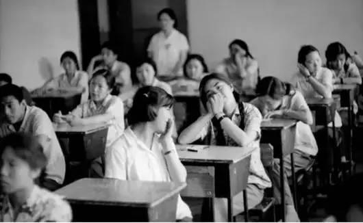 还记得你当年高考的作文题目吗,你还记得当年高考试题吗