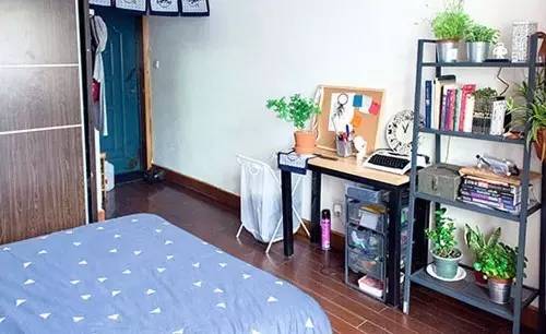 她叫小雪，在广州做文员，月薪3500，她是这样生活的...