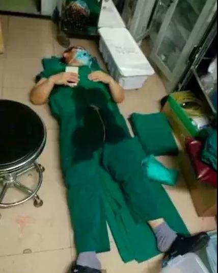 妇产科医生拍照花絮,妇产科医生自拍照