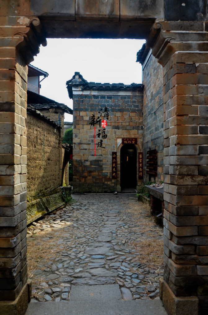 杞诲鏃呰,杞诲鍑鸿