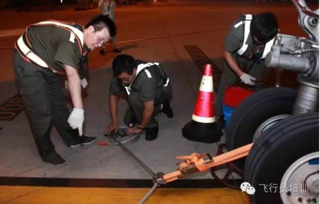 试飞员幕后英雄,幕后英雄们视频