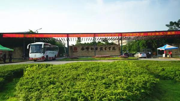 在南宁读大学消费高吗,在南宁读中专学校好吗