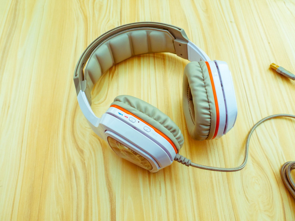 电竞耳机入门款推荐,西伯利亚电竞耳机推荐