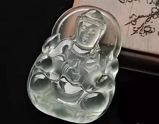 翡翠吊坠怎样选才最好,翡翠吊坠怎么挑款式