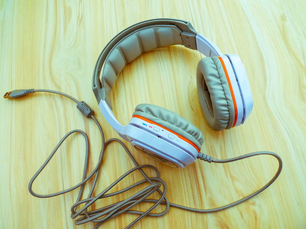 电竞耳机入门款推荐,西伯利亚电竞耳机推荐