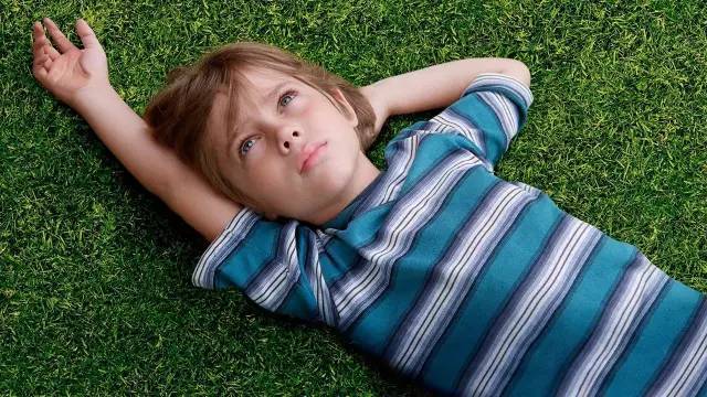 青春的单调和无趣,模糊的不是电影而是我们的青春