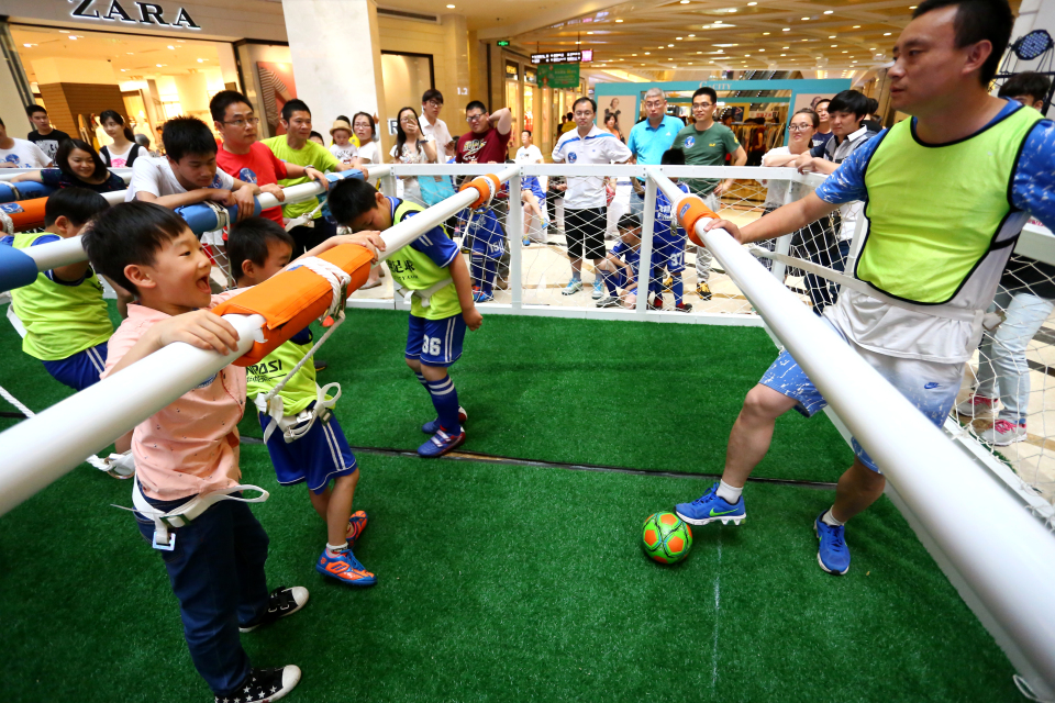 父亲节碰上比赛,父亲节遇上明星足球赛