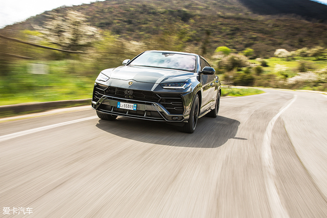 沉浸式体验提车兰博基尼urus,试驾兰博基尼urus顶配