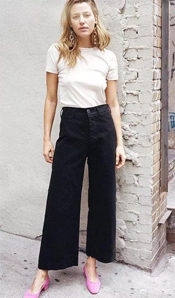 平胸是由什么决定的,平胸是生理特征吗