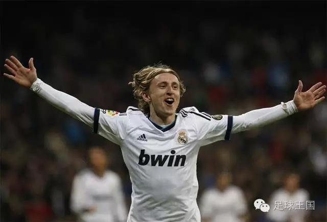 绝对巨星莫德里奇,大中锋莫德里奇