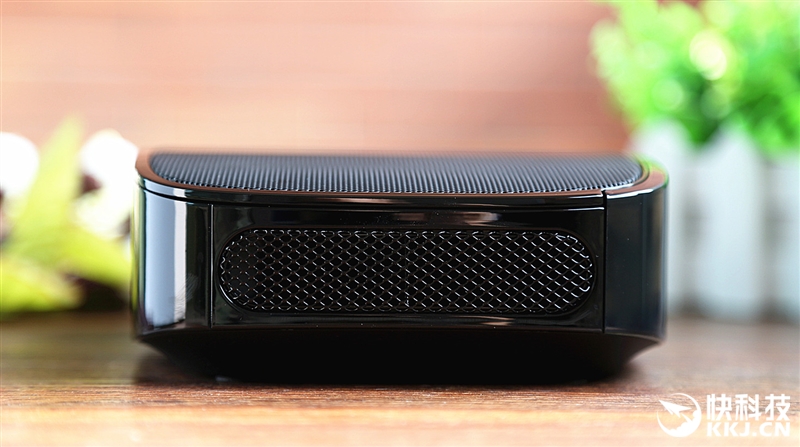 睿米车载空气净化器评测,豹米空气净化器显示多少达标