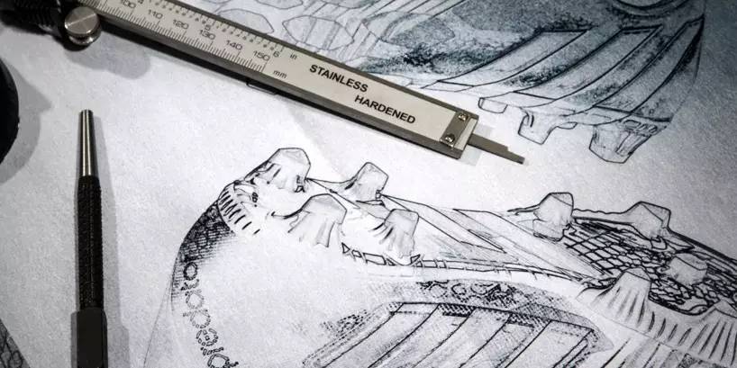 有棱条的足球鞋,综合性比较强的足球鞋推荐